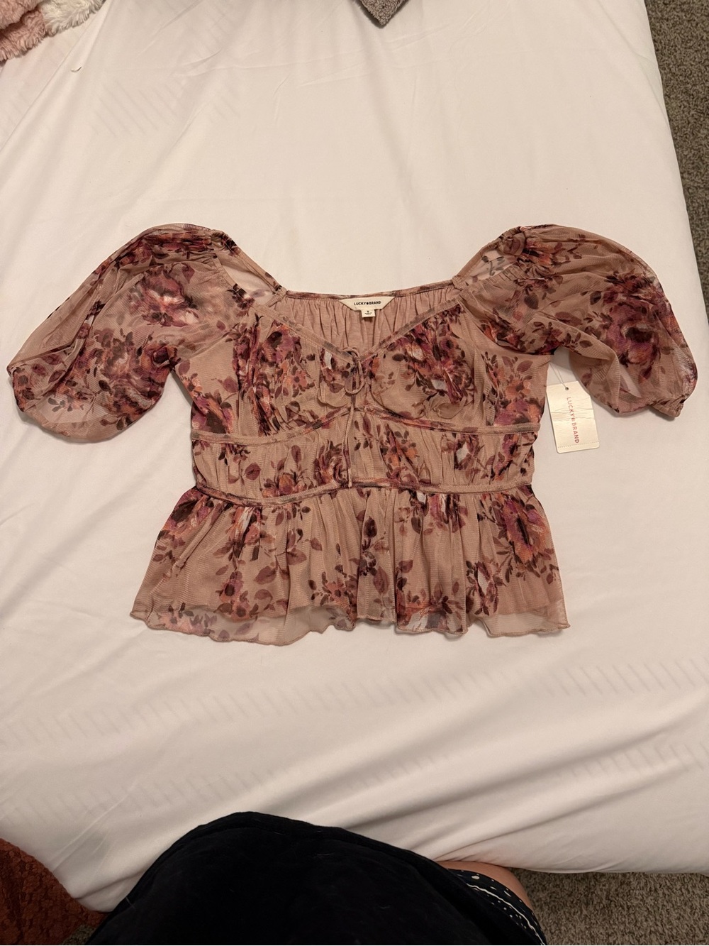 Floral Puff-Sleeve Peplum Top in Dusty Rose - Unknown Brand